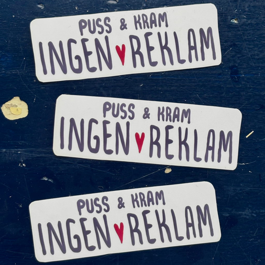 puss & kram ingen reklam sticker